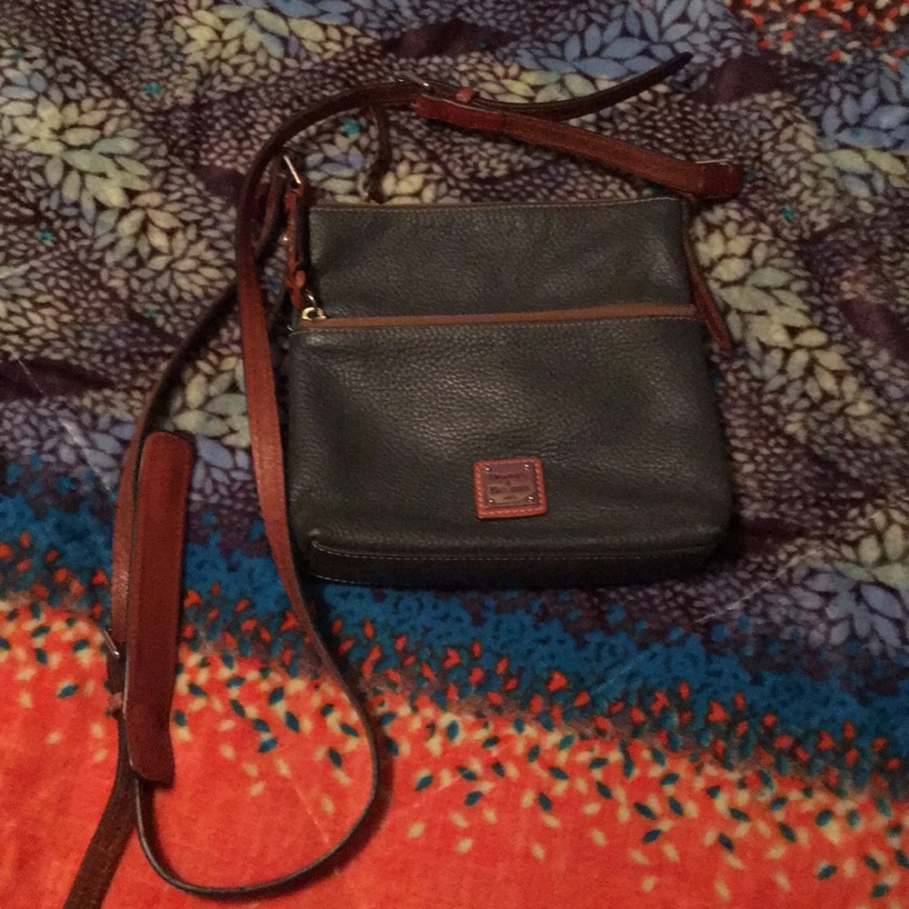 Dooney & Bourke leather purse 👜